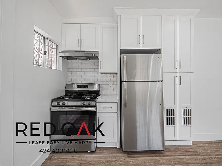2410 La Salle Ave #2410 — Photo 9