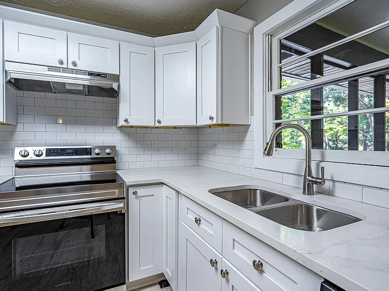 Walnut Cir SW — Photo 10
