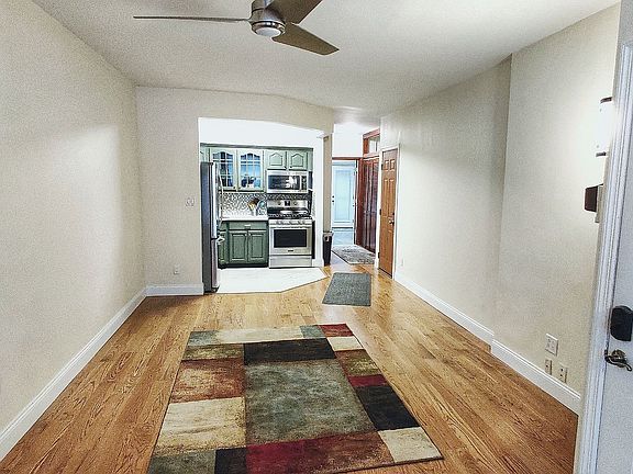 2nd image of 4510 Pearson St #1