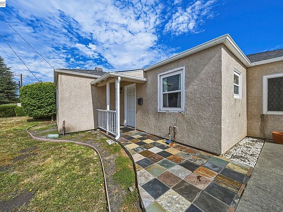 3rd image of 4355 Wesley Way