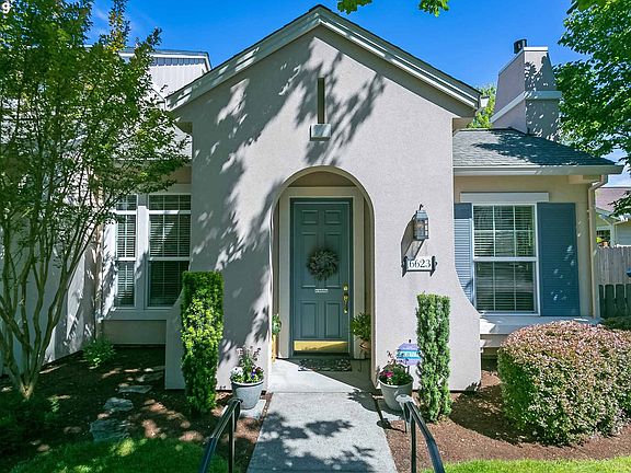 2nd image of 6623 NE Rosebay Dr