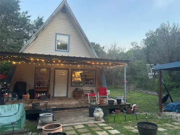 1015 Comanche Cove Dr, Granbury, TX 76048