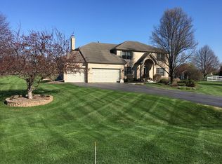 2S803 Volintine Farm Rd, Batavia, IL 60510