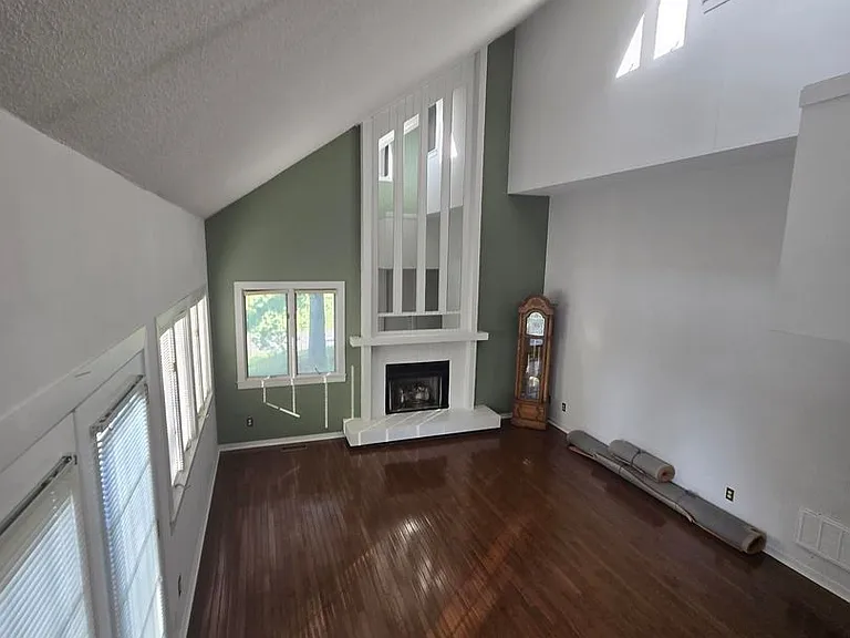 104 Hampton Ct — Photo 15