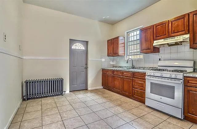 Charming Single Family 4 BR Home For Rent at 166 St. Paul's Avenue - Private Yard — Photo 3