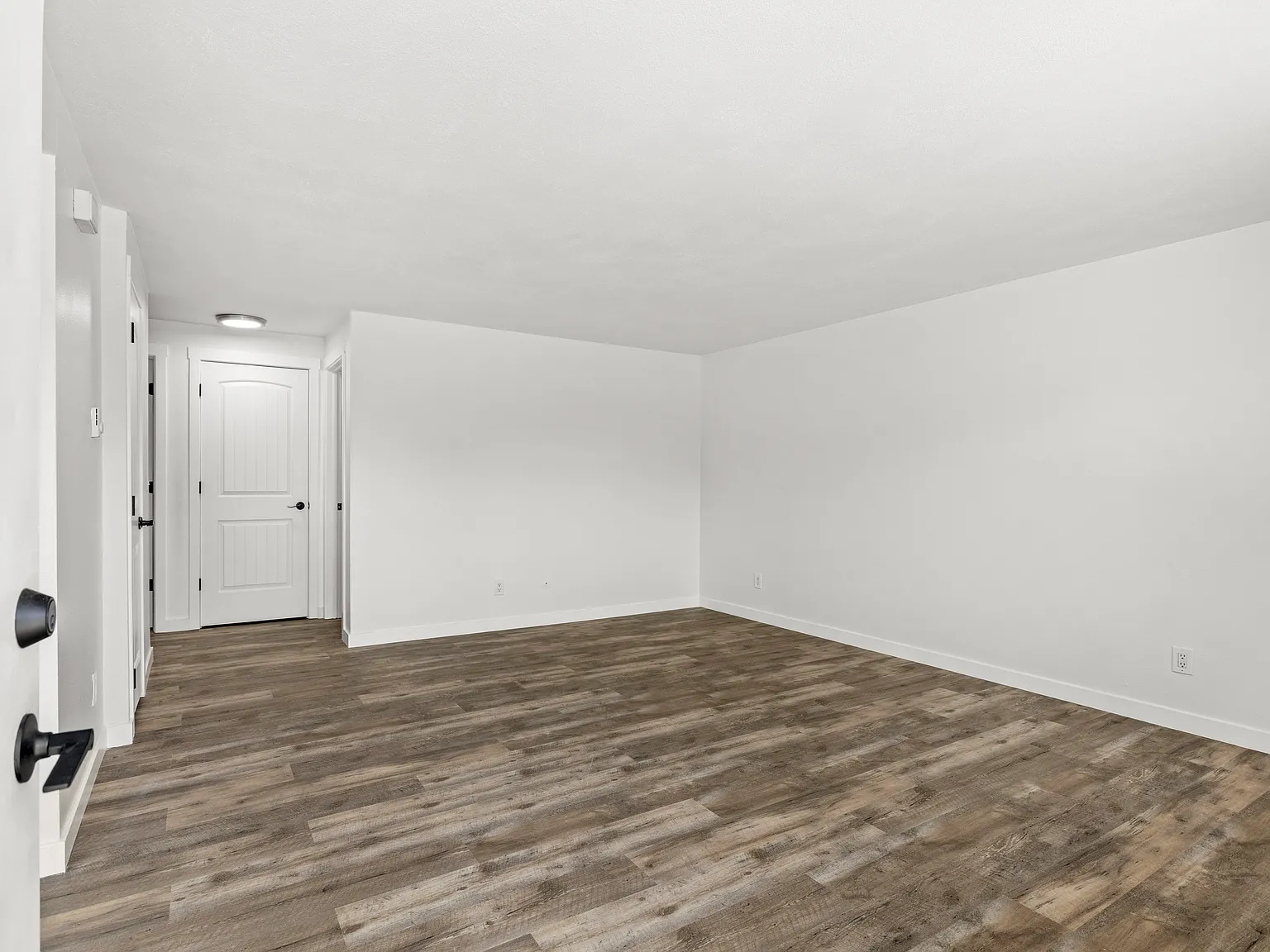 2 bed, 795 sqft, $1,850 — Photo 2