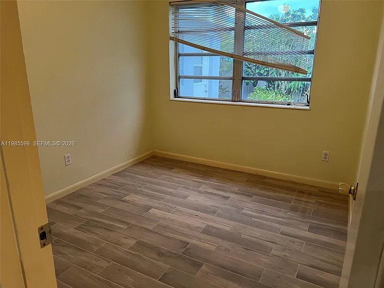 10250 Caribbean Blvd — Photo 19