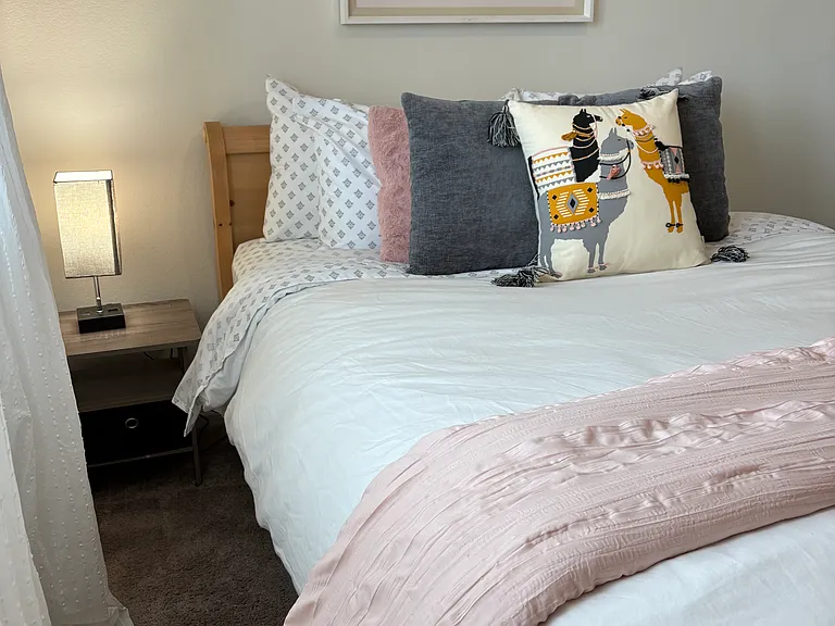 Queen size bed