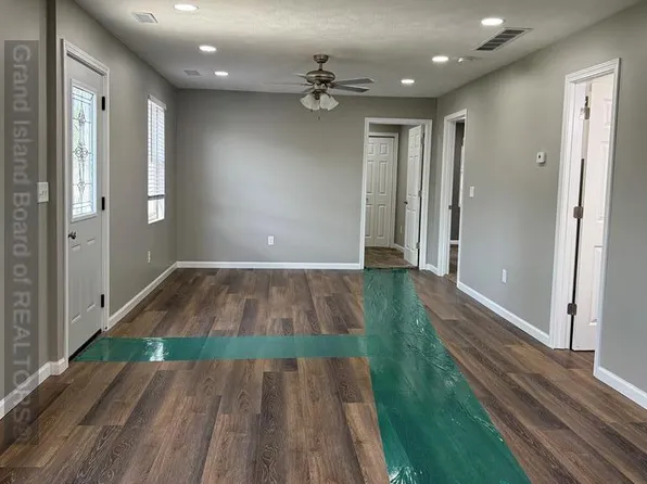 58 Amherst St, Giltner, NE 68841