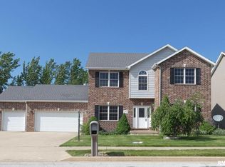 2019 W Forestglen Dr, Peoria, IL 61615