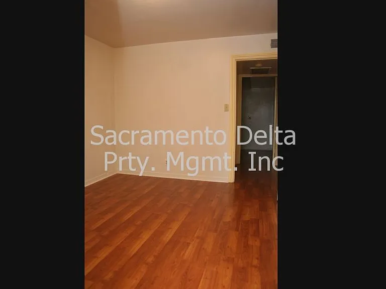 1712 F St #4 — Photo 13