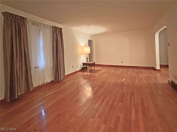 3rd image of 213 Heights St