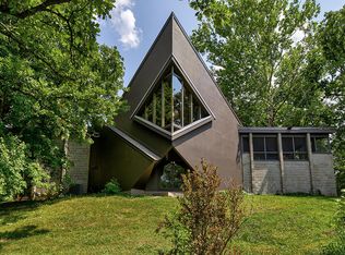 1955 Meadow Gln N, Ames, IA 50014