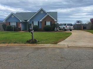 1593 Sweetwater Dr, Warner Robins, GA 31088