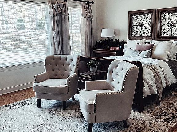 Huge tranquil master bedroom