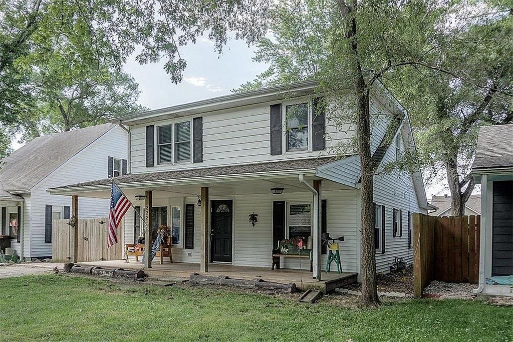 222 W 3rd St, Tonganoxie, KS 66086 Zillow