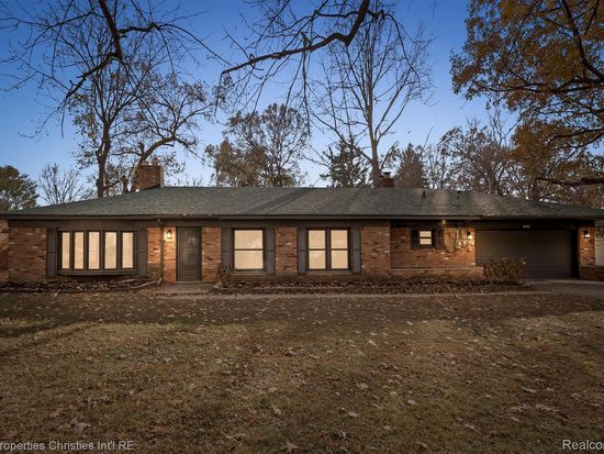 20191 Woodburn Dr, Southfield, MI 48075