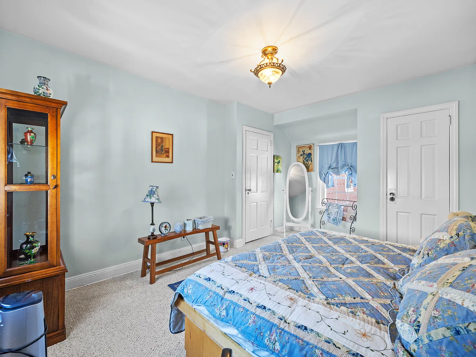 4 bed, 2383 sqft, $5,100 — Photo 3