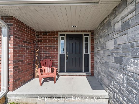 5th image of 54 Cortland Cres