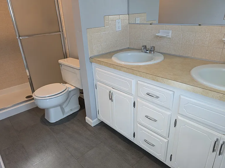 430 N Persimmon Dr — Photo 8