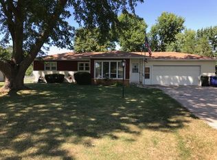 337 Crestridge Dr, Waterloo, IA 50702