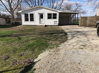 630 Meadow Ln, Le Roy, IL
