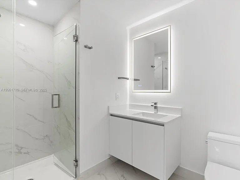 700 NE 24th St #503 — Photo 31