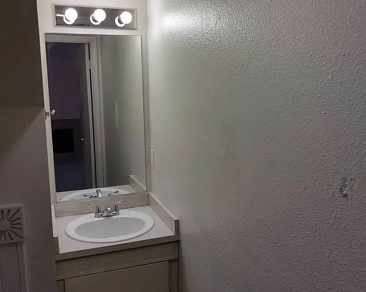 5049 Spencer St #D — Photo 33