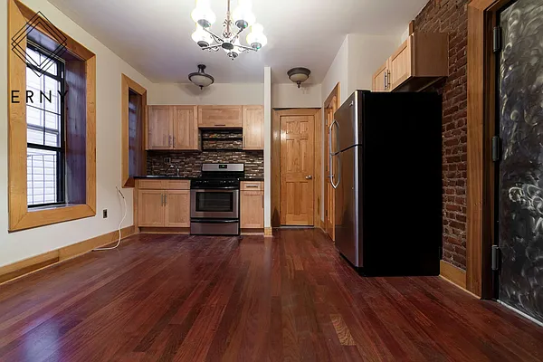 Rented by ERNY LLC | media 25