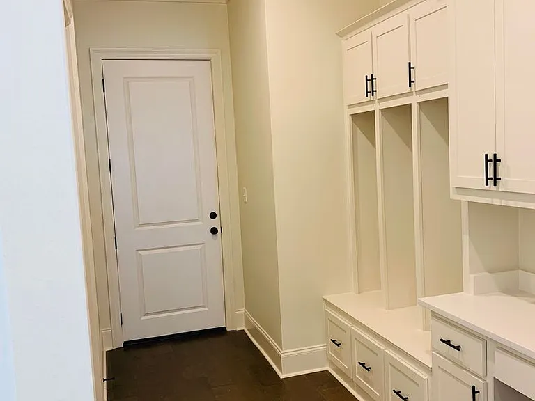 2212 Belfleur St — Photo 12