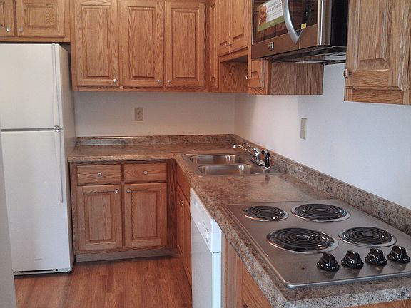 4th image of 528 Georgetown C Dr