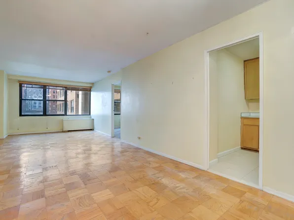 305 East 40th Street image 1 of 8