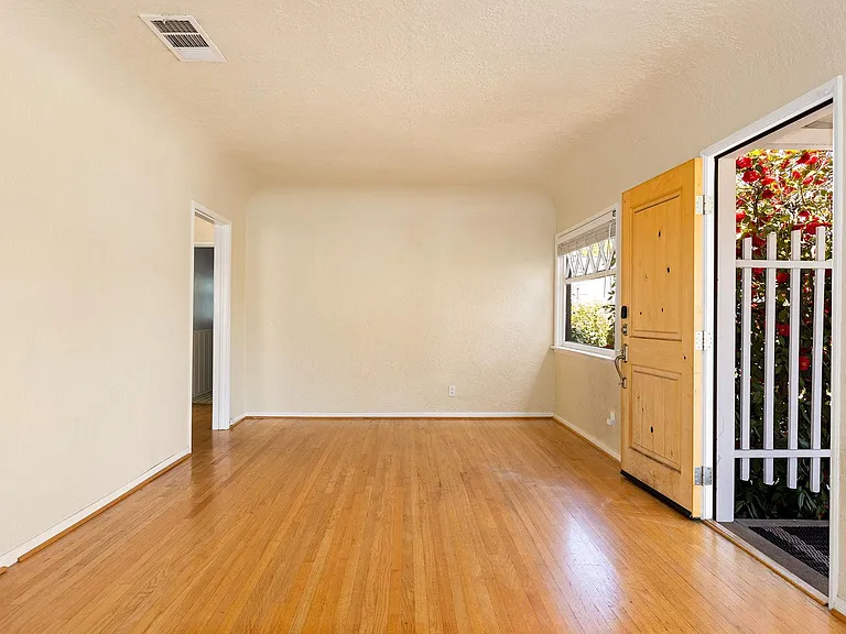 4841 Avoca St — Photo 5