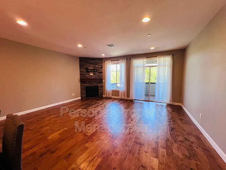 4307 NW Sage Loop — Photo 9