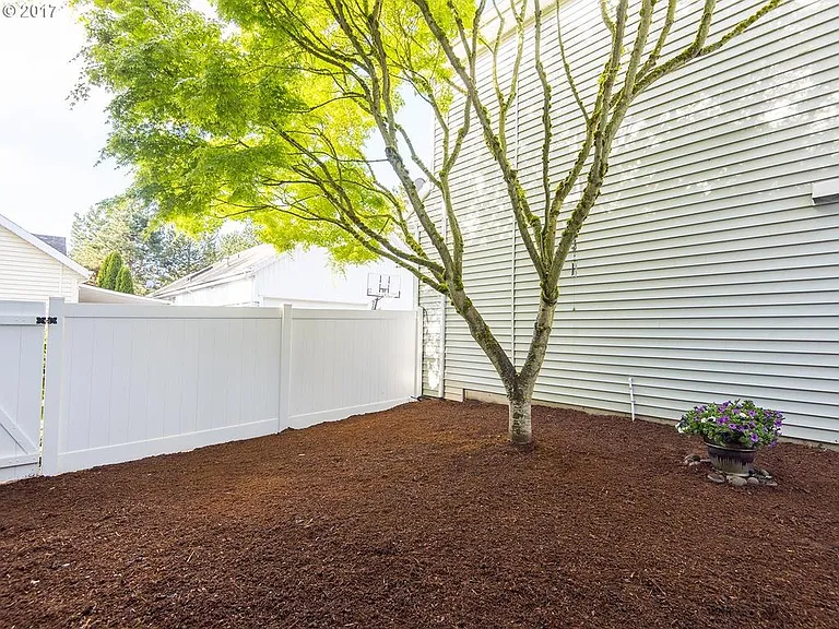 27163 SW Wood Ave — Photo 20