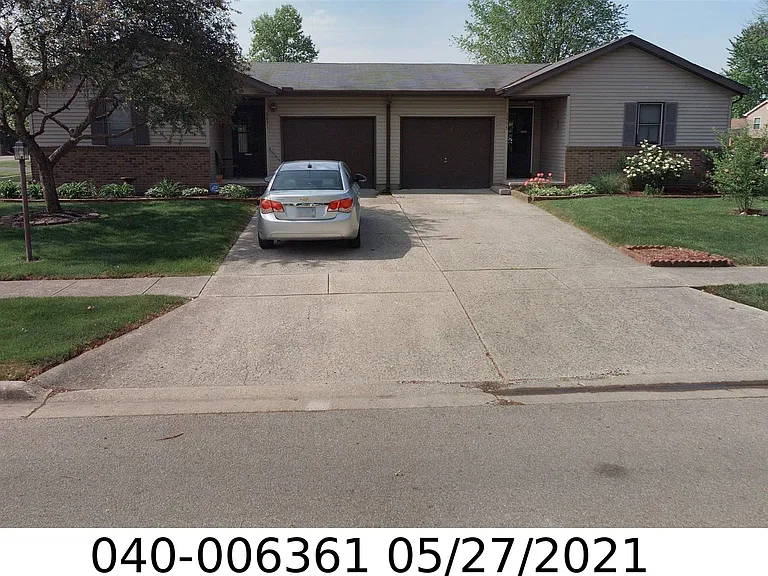 3951 Thompson Ave — Photo 1