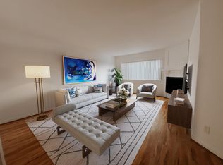 10721 Moorpark St #104, North Hollywood, CA 91602