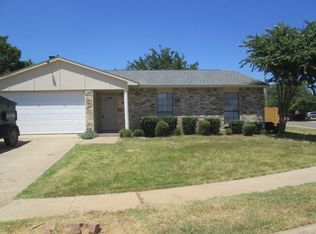 6329 Sunrise Dr, North Richland Hills, TX 76182