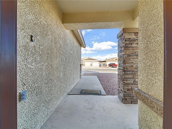 3rd image of 3752 Loma Esteban Dr