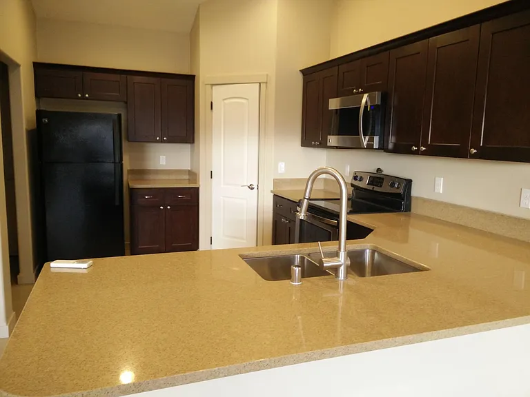 157 NW Maria St #1 — Photo 4
