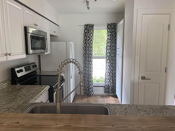 2nd image of 772 Crofton Cir