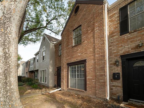 3rd image of 1139 Country Place Dr