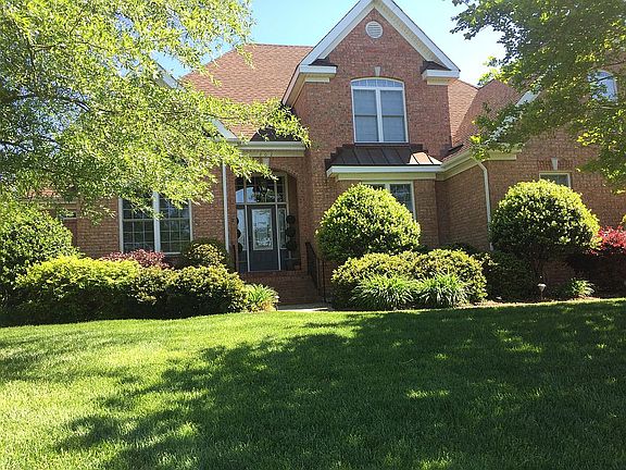 2nd image of 202 Wentworth Ct