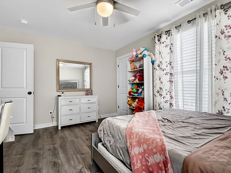 4040 Olivia Rd — Photo 48
