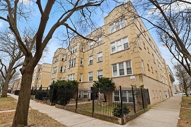 1st image of 6458 N Claremont Ave #3N