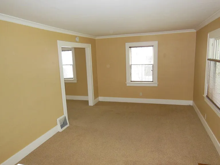 1629 Emerson Ave — Photo 4