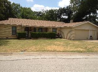 901 Acorn St, Bedford, TX 76022