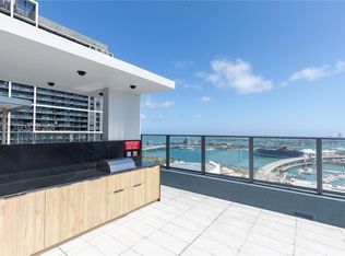11 NE 6th St, Miami, FL 33132