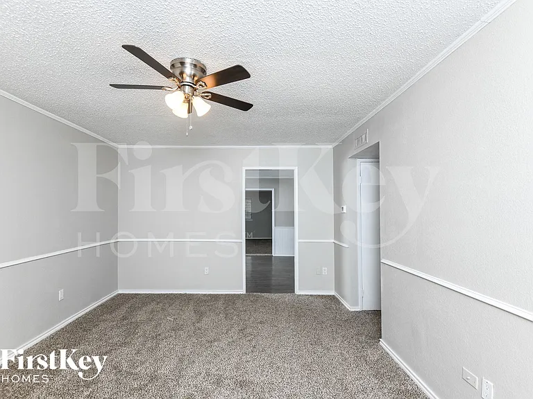 3630 Williamsburg Dr — Photo 9