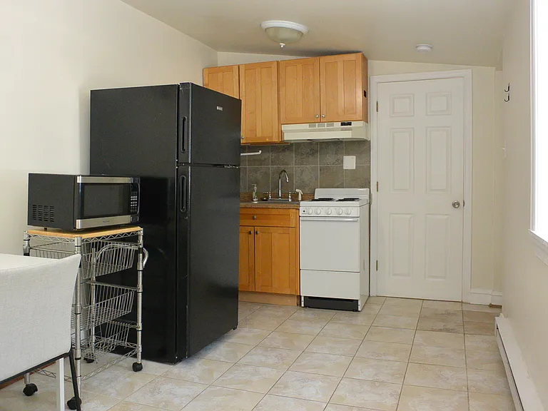 924 Light St #A — Photo 4